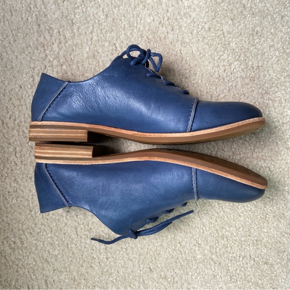 Kork-Ease Tillery Oxford Women's Cap Toe Shoe, Navy Blue leather - Picture 4 of 6